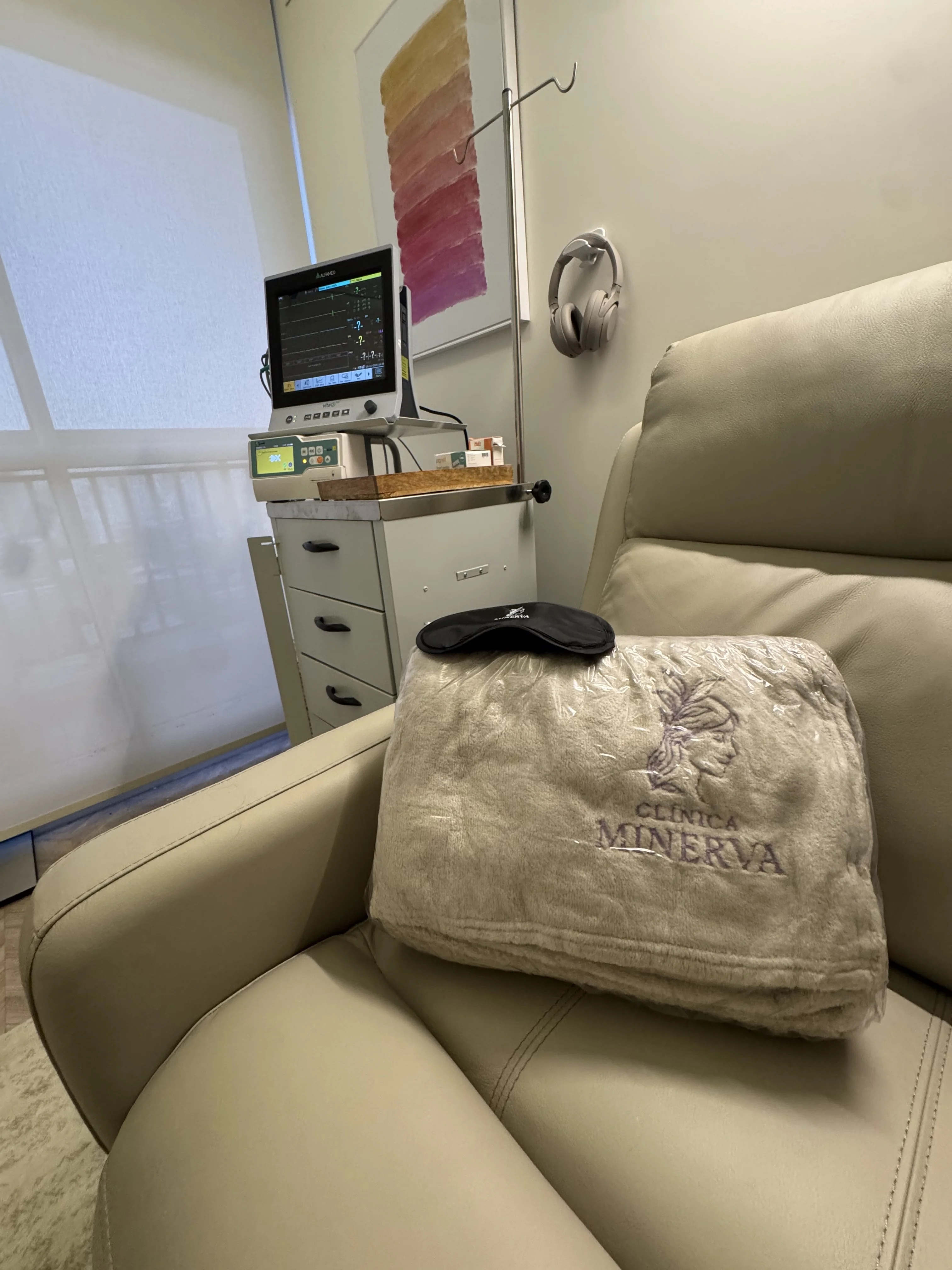 Sala de tratamento da Clínica Minerva para infusão de cetamina - ambiente acolhedor e individualizado